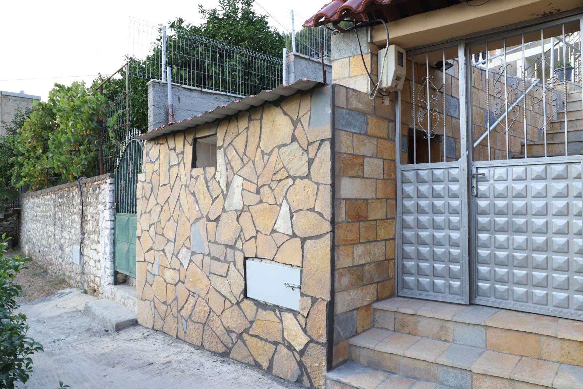 بيرات Guesthouse Kazazi المظهر الخارجي الصورة